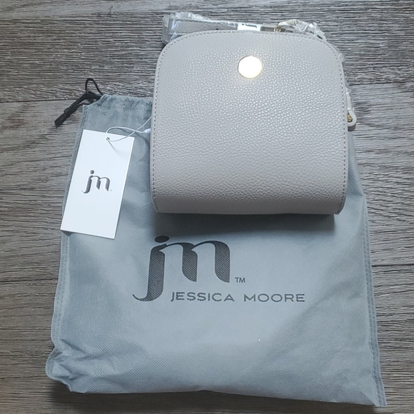Jessica Moore Crossbody - Picture 1 of 3
